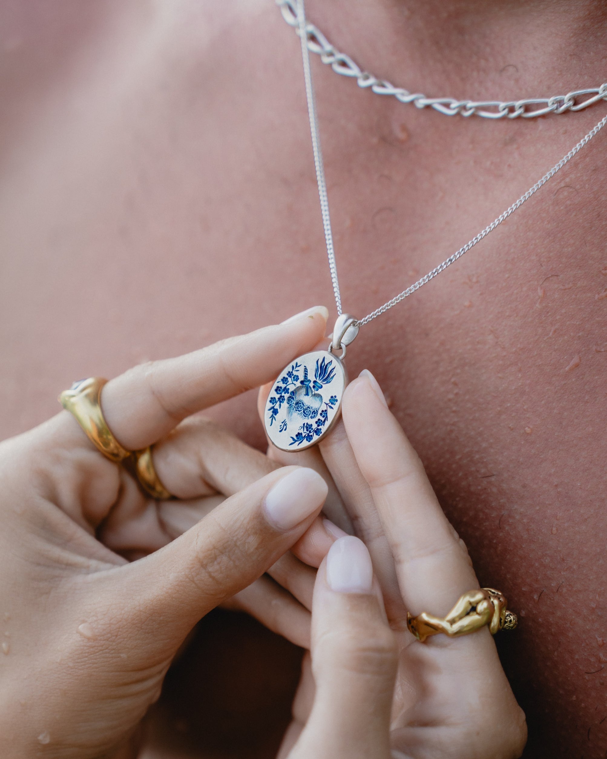 BLUE HEART PENDANT IN SILVER