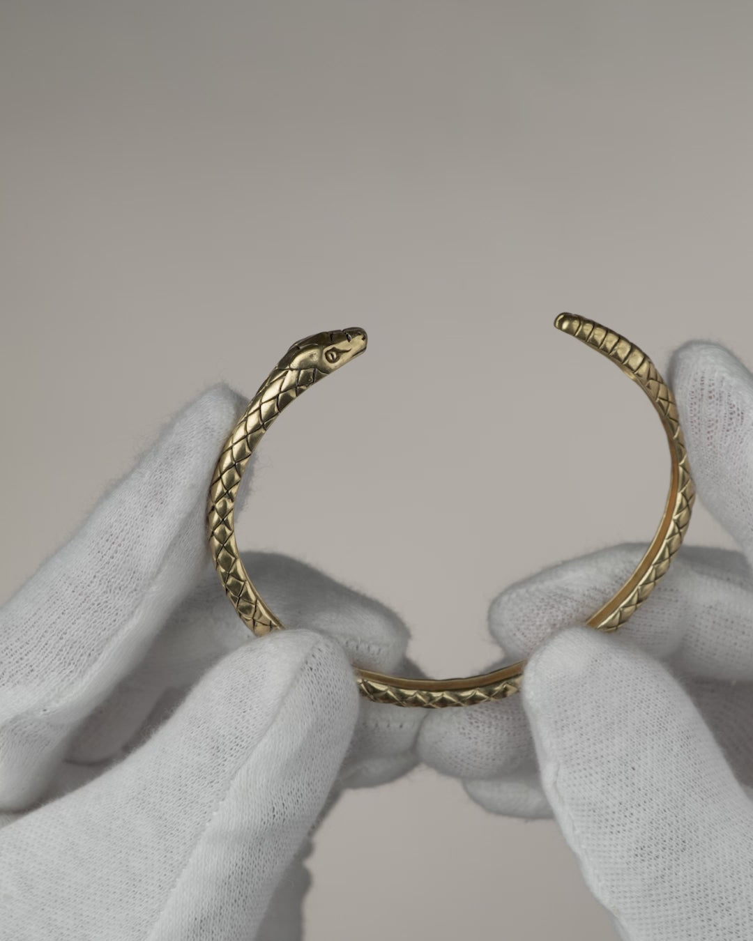 RATTLE SNAKE CUFF IN GOLD