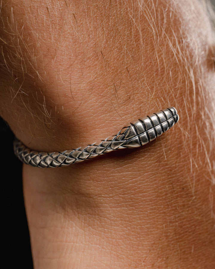 RATTLE SNAKE CUFF IN SILVER