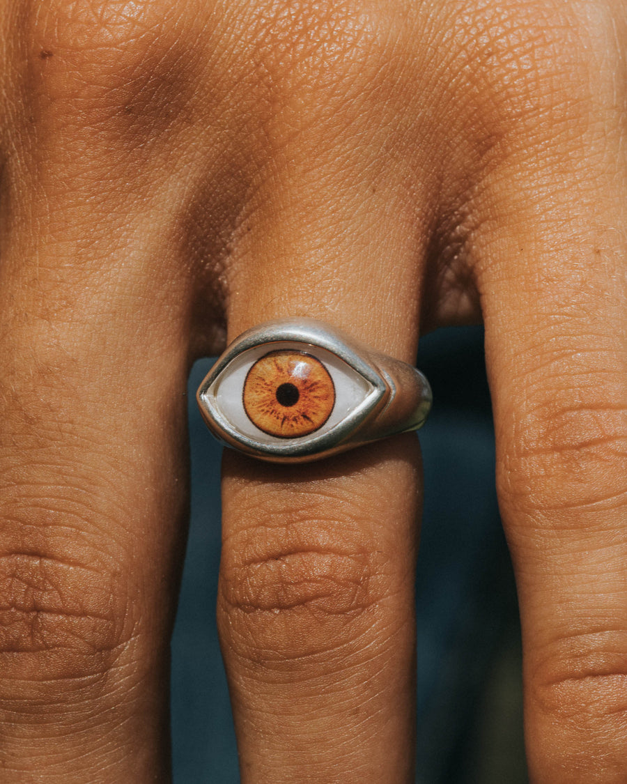 BROWN EYE RING IN SILVER