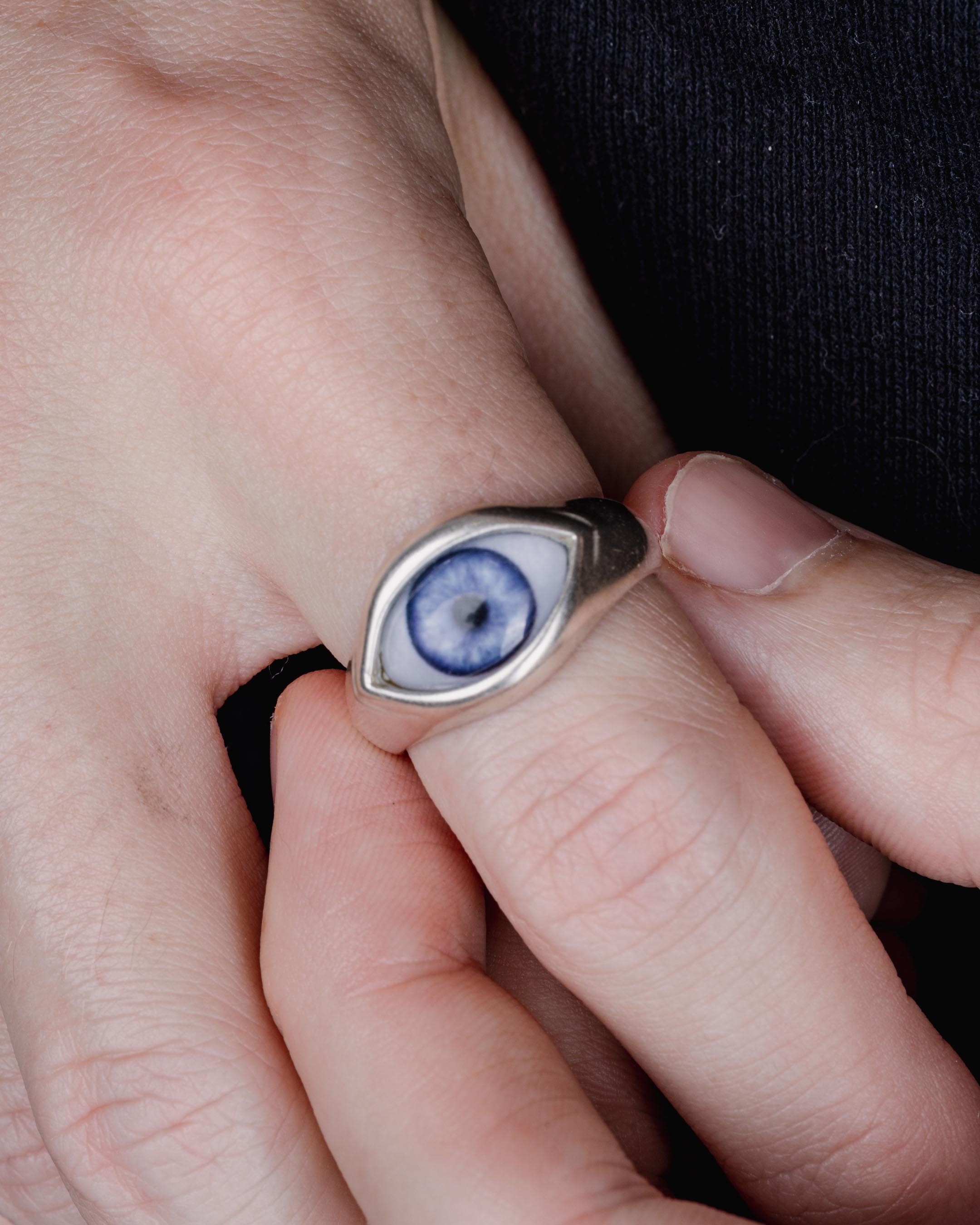 EYE RING IN SILVER