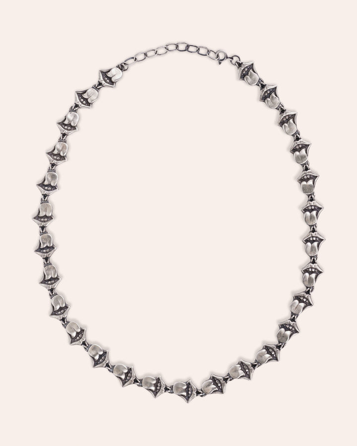 TONGUE NECKCHAIN IN SILVER