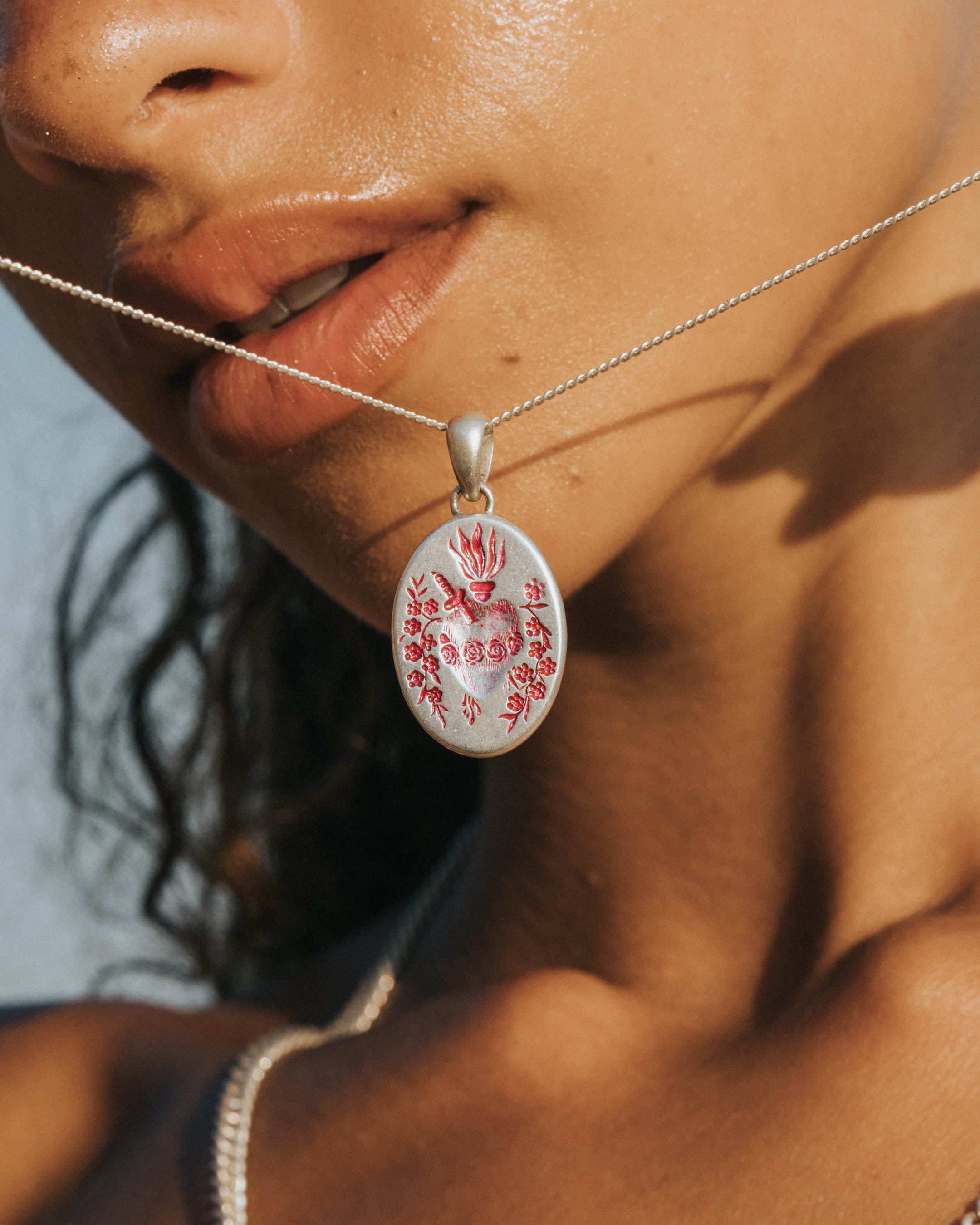 PINK HEART PENDANT IN SILVER