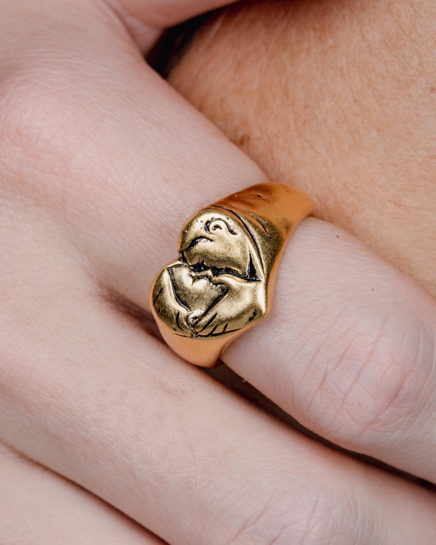 KISSING COUPLE RING IN GOLD