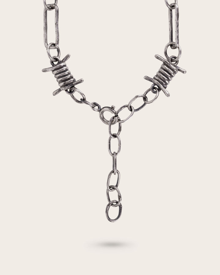 BARB WIRE BRACELET IN SILVER