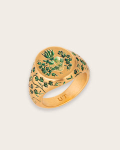 GREEN HEART SIGNET RING IN GOLD