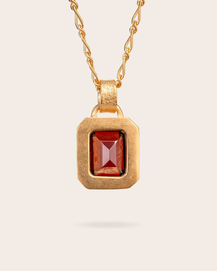 BLOOD RED SQUARE PENDANT IN GOLD