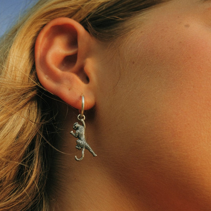 LEOPARD EARRINGS IN SILVER
