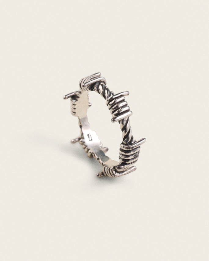 BARB WIRE RING IN SILVER