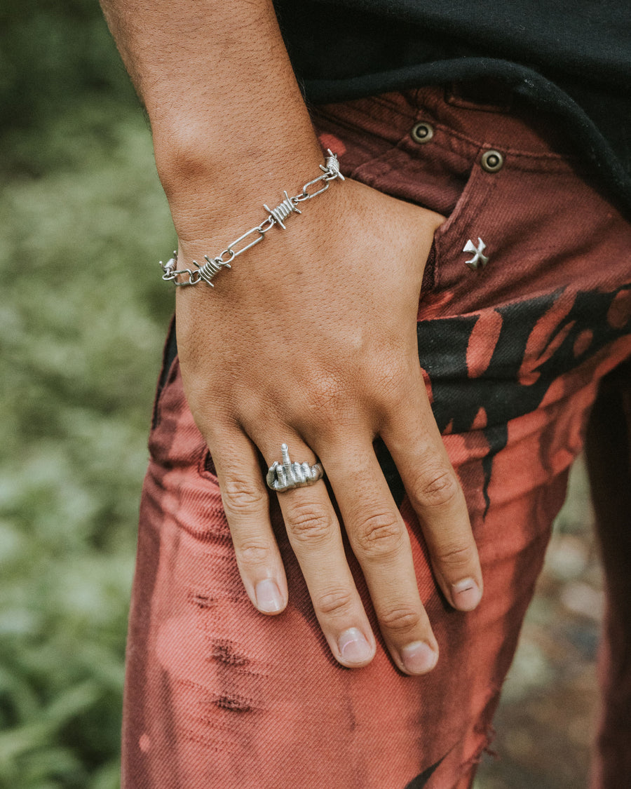 BARB WIRE BRACELET IN SILVER