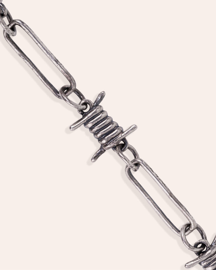 BARB WIRE NECKCHAIN IN SILVER