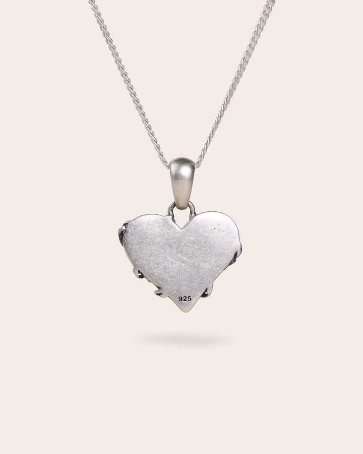 BARBWIRE HEART NECKLACE IN SILVER