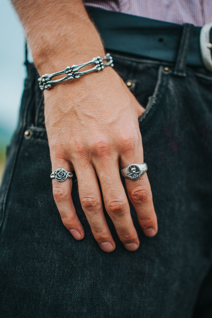 DOG AND DAGGER SIGNET RING IN SILVER