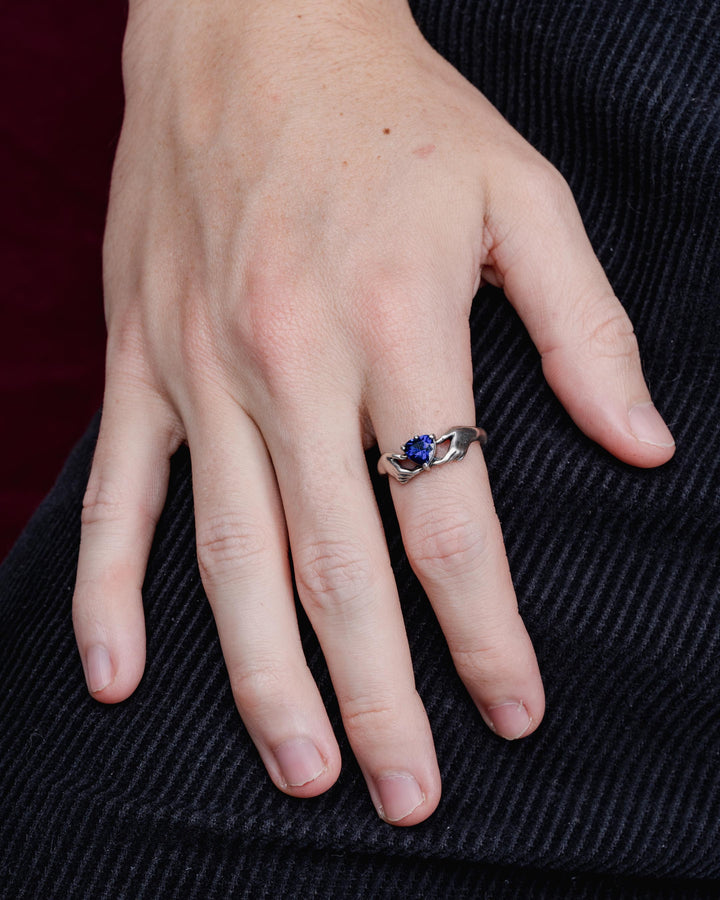 BLUE STONE HAND RING IN SILVER