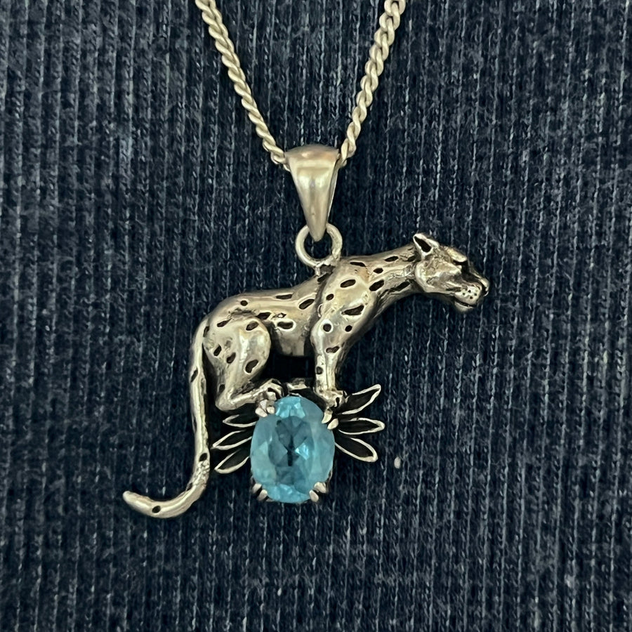 PANTHER PENDANT WITH BLUE GEMSTONE IN SILVER