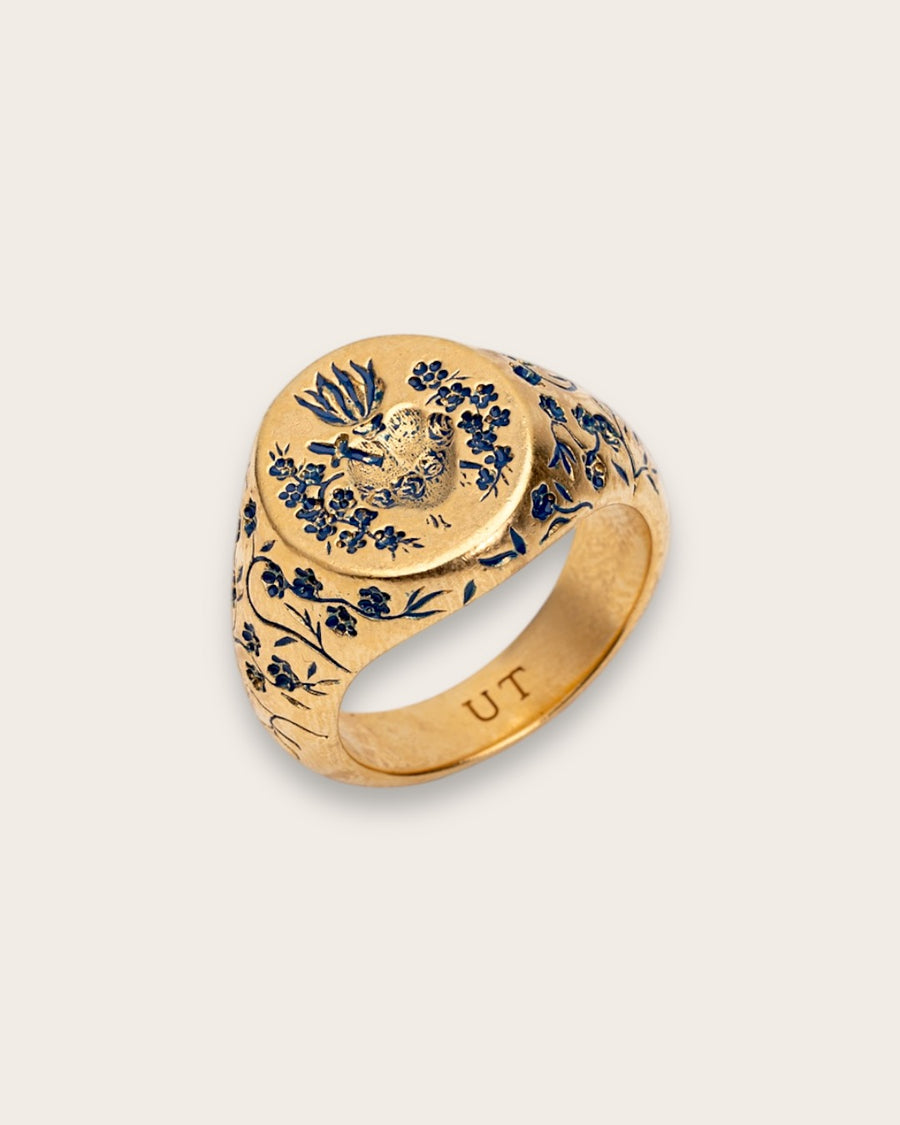 BLUE HEART LOVERS SIGNET RING IN GOLD