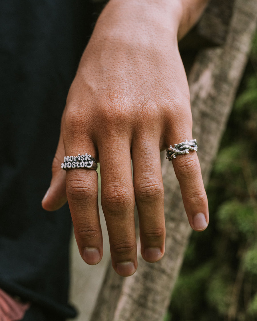 NO RISK NO STORY RING IN SILVER