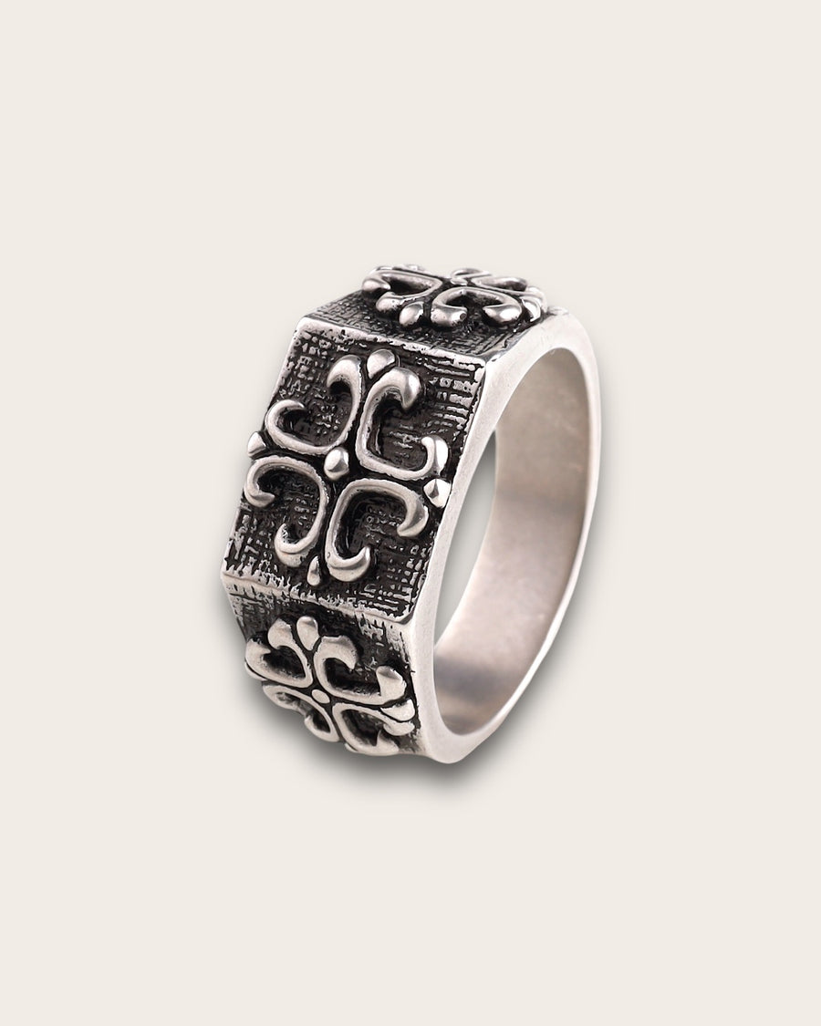 VINTAGE CROSS RING IN SILVER