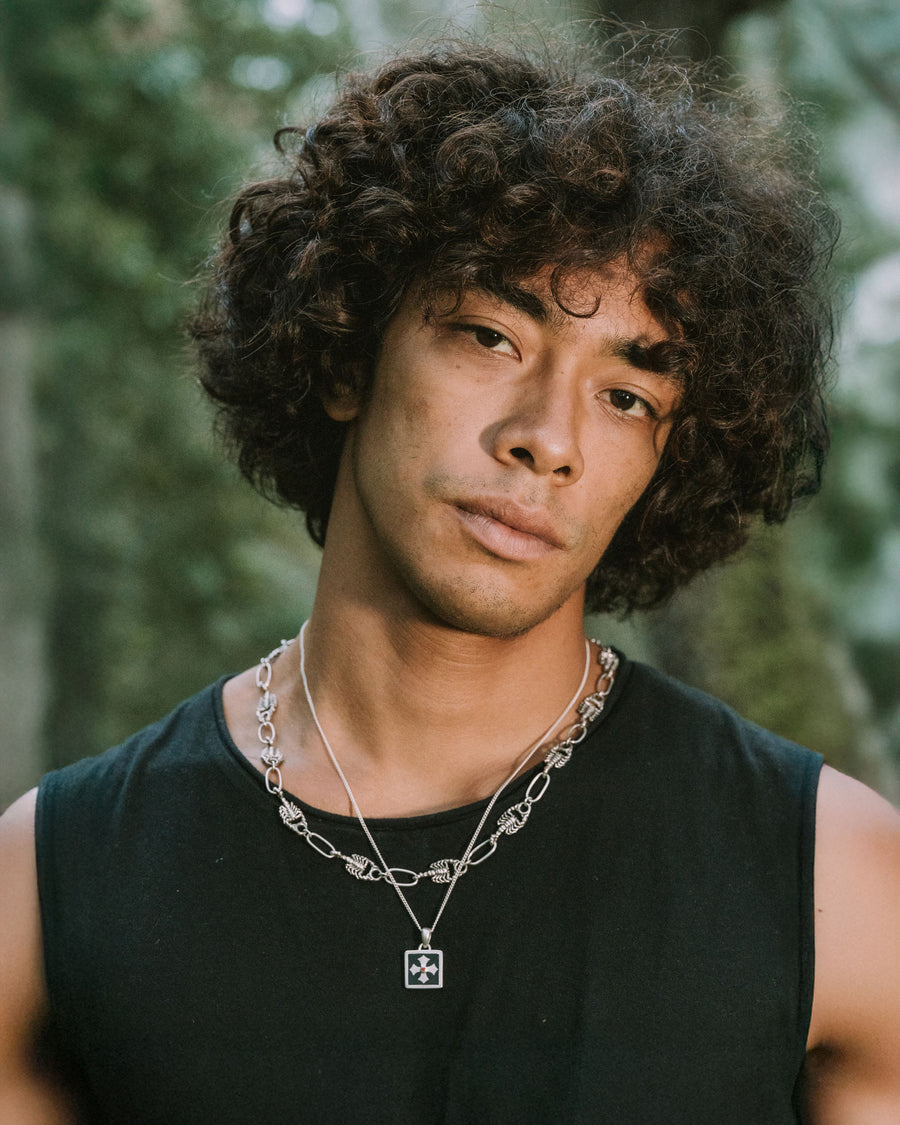 MIDNIGHT OYNX CROSS PENDANT IN SILVER