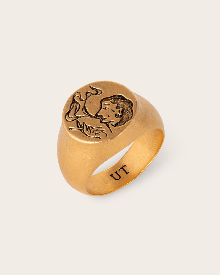 SMOKING GIRL RING IN GOLD