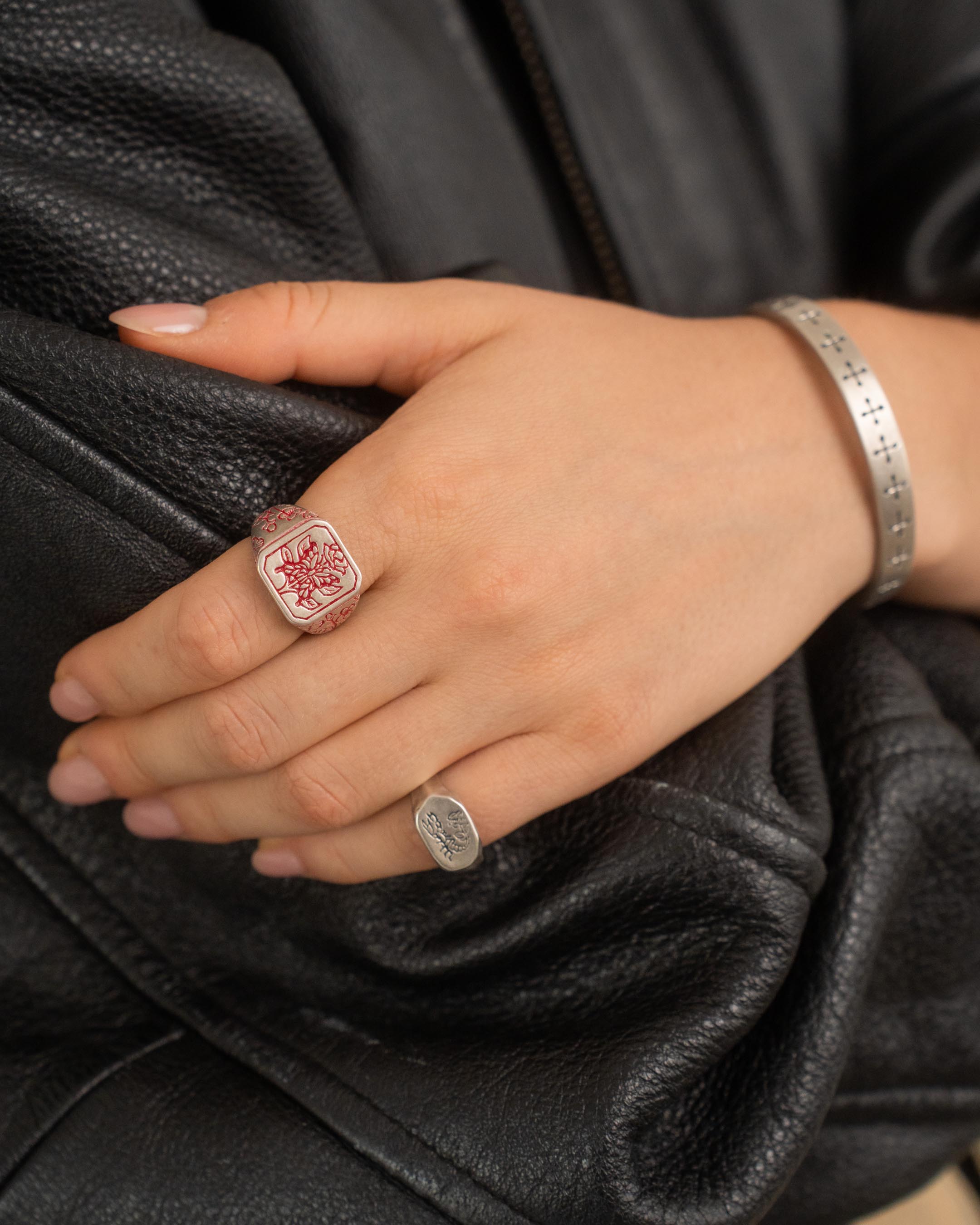 RED BUTTERFLY RING IN SILVER