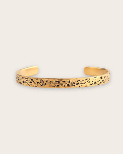 HAMMERED OXIDED CUFF IN GOLD