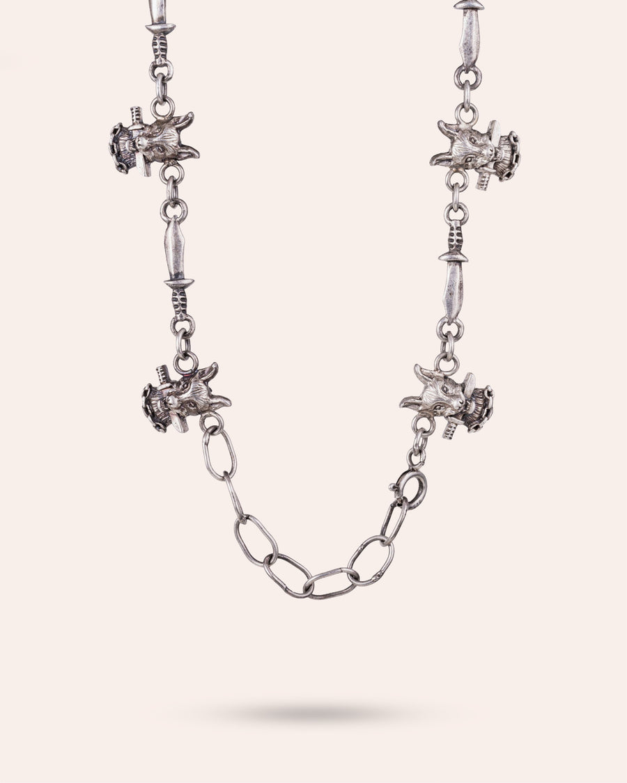 DOG & DAGGER NECKCHAIN IN SILVER