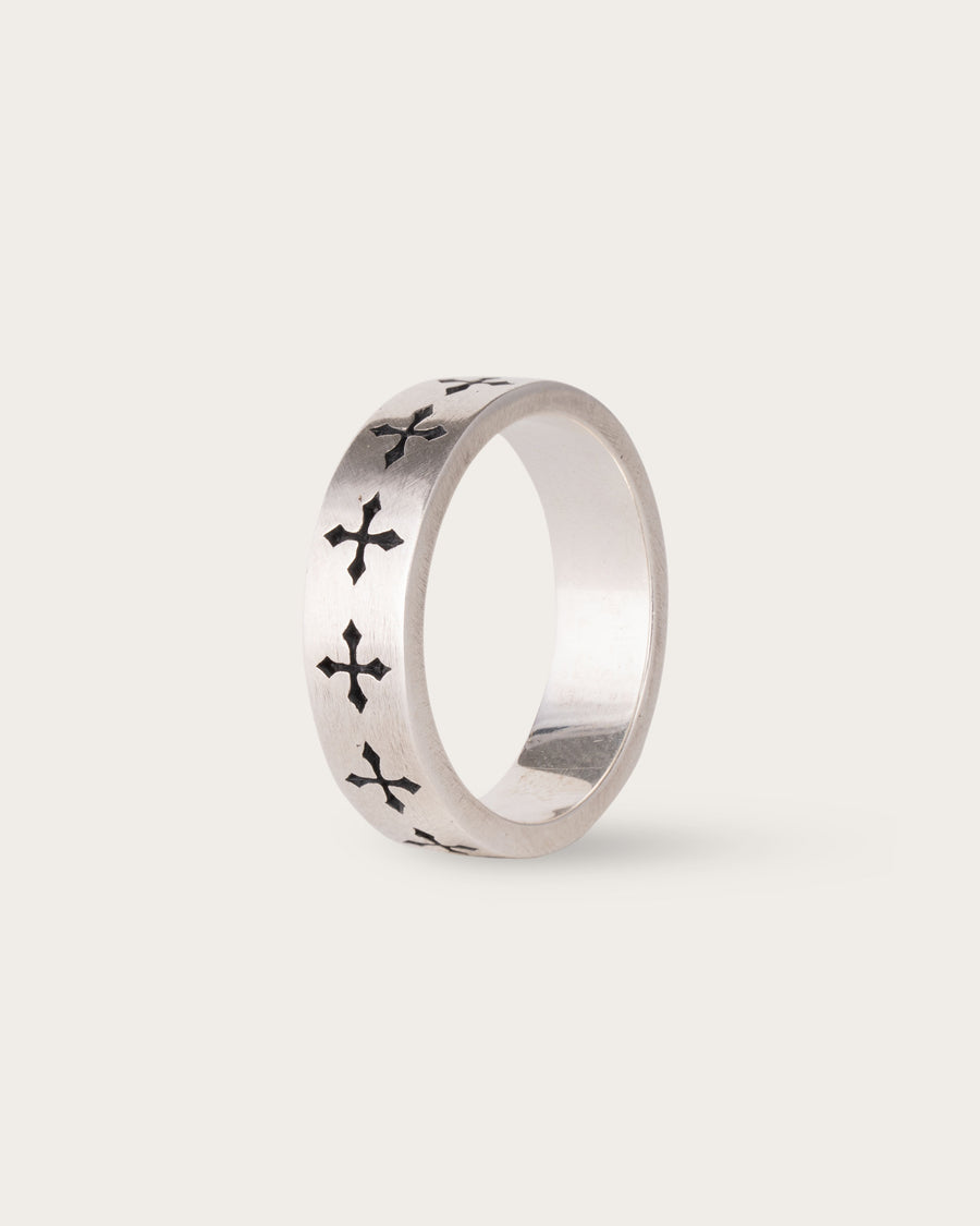 CROSS BAND RING IN SILVER