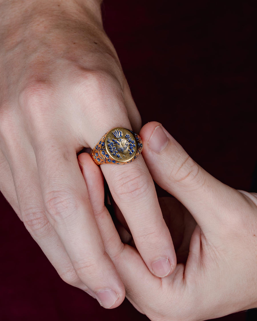 BLUE HEART LOVERS SIGNET RING IN GOLD