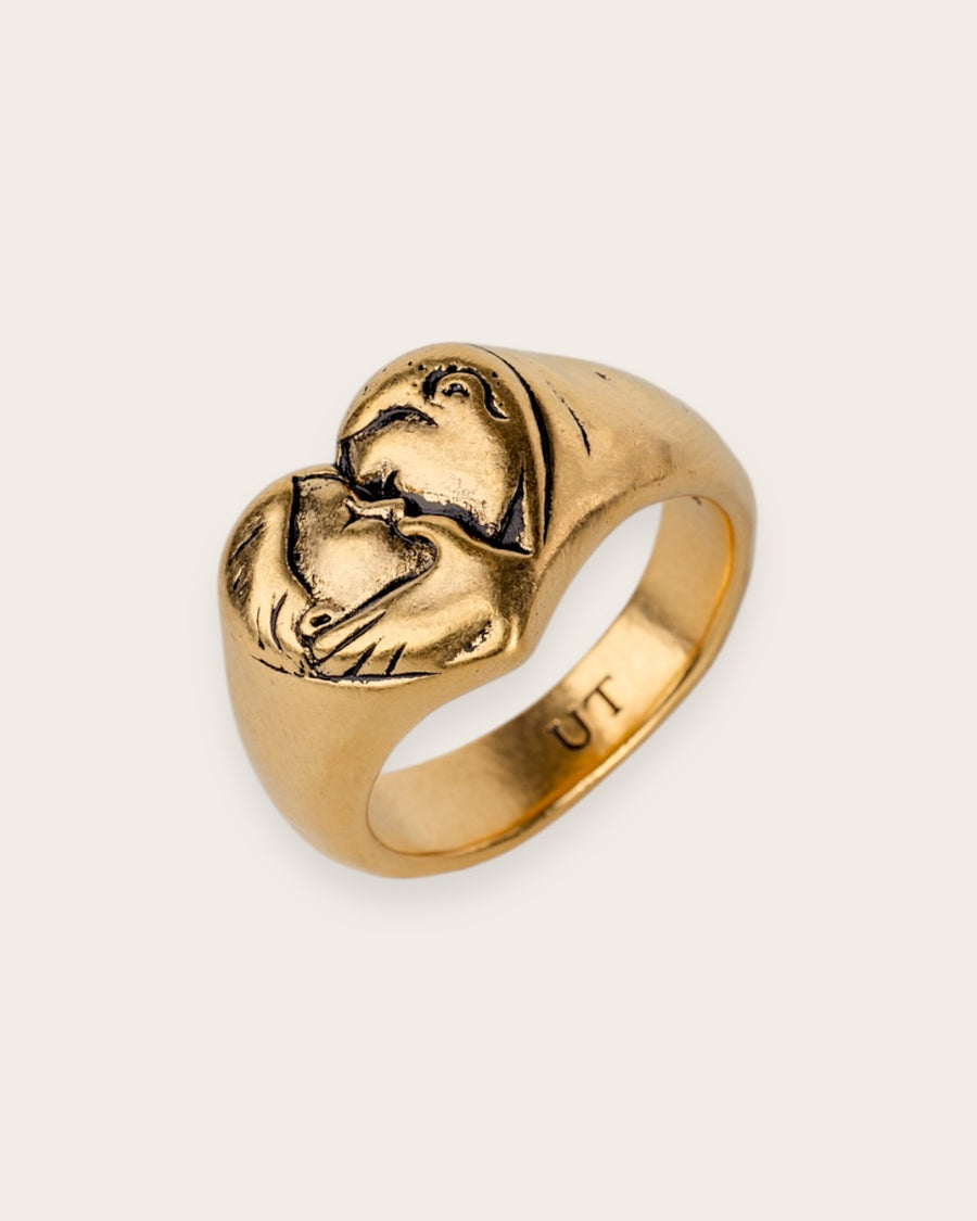 KISSING COUPLE RING IN GOLD