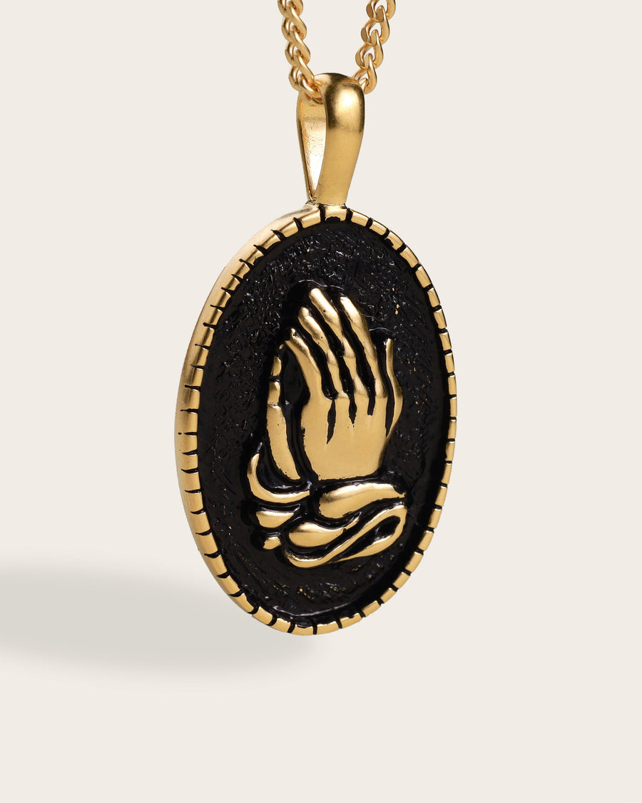 PRAY PENDANT IN GOLD