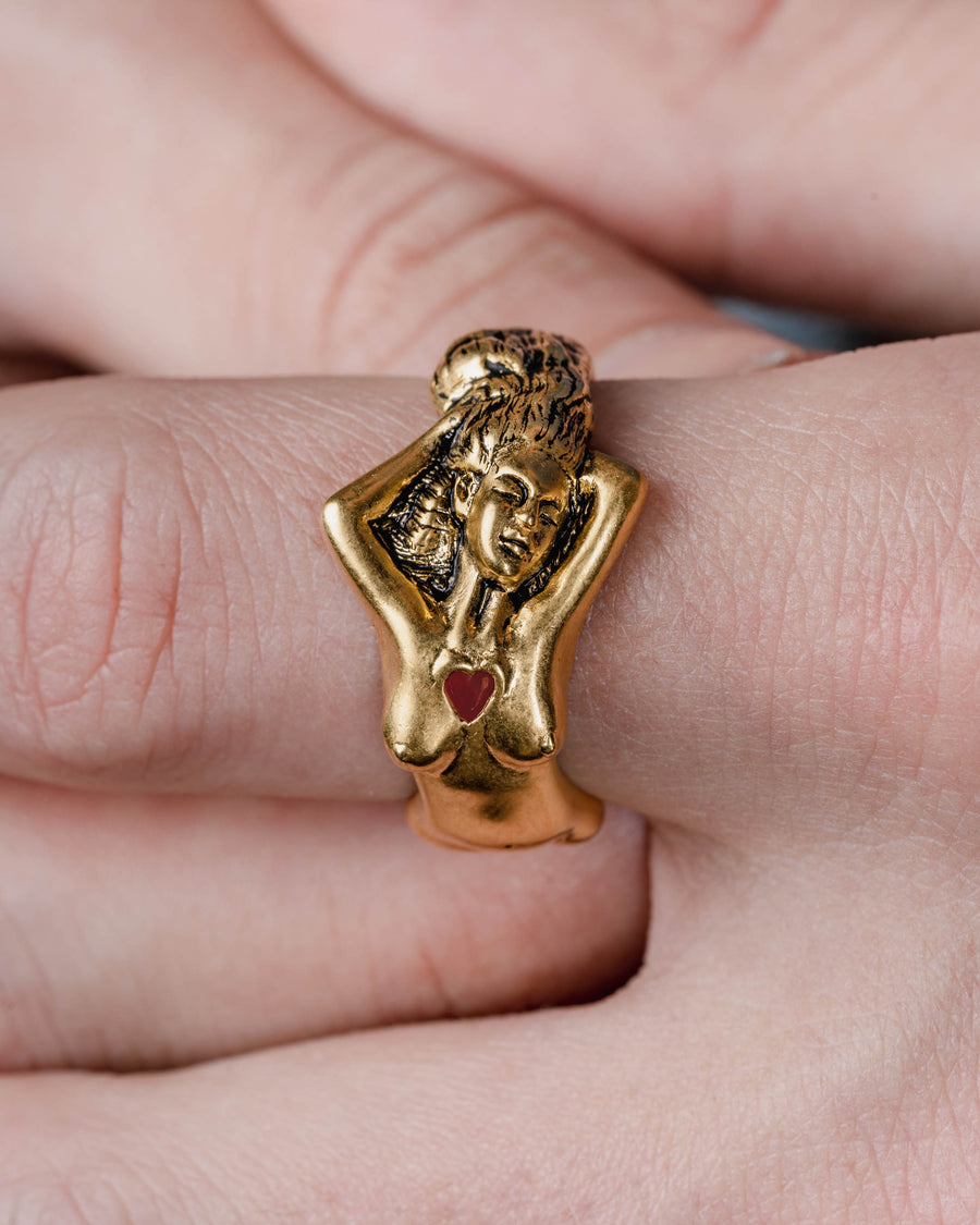 LADIES RING WITH RED STONE IN GOLD