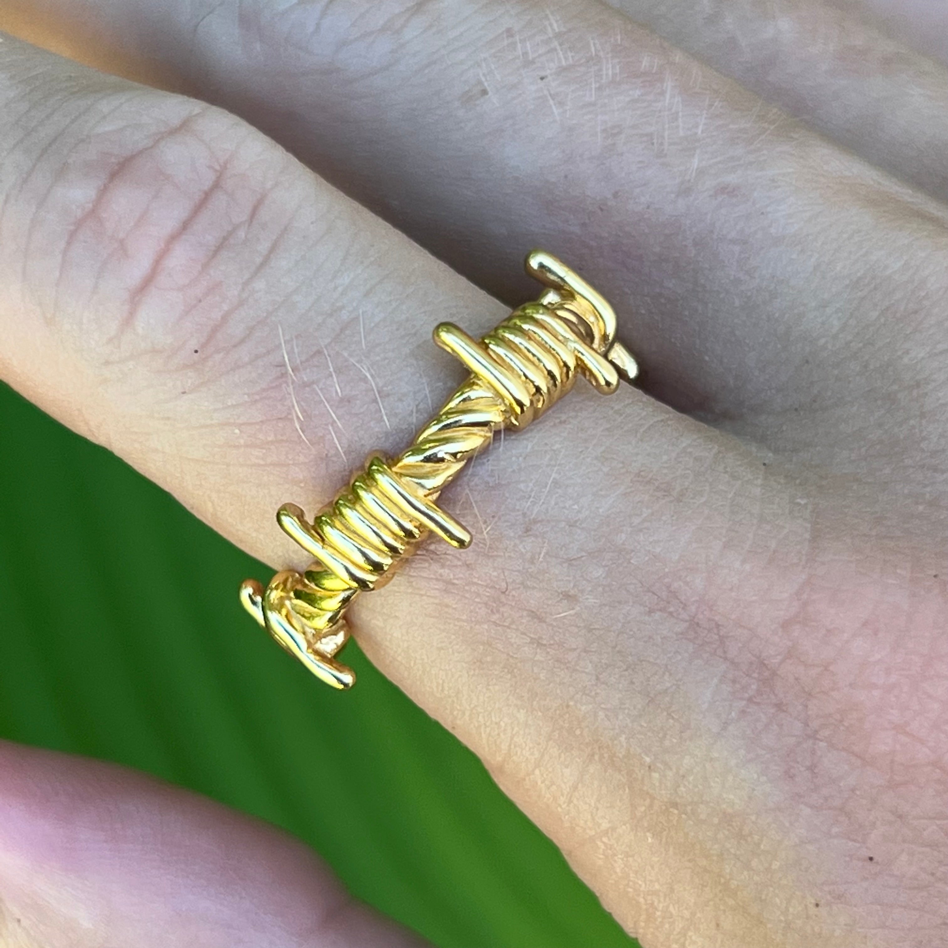 BARBED WIRE RING IN GOLD