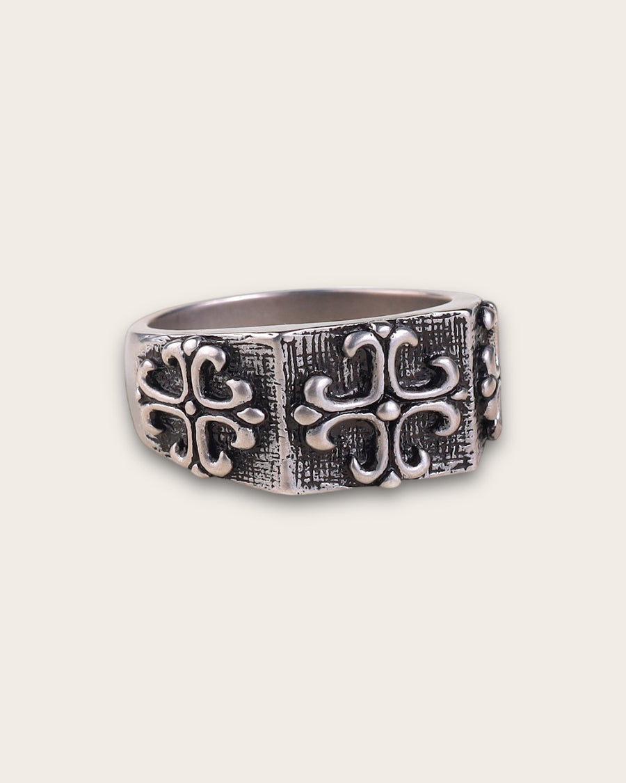 VINTAGE CROSS RING IN SILVER