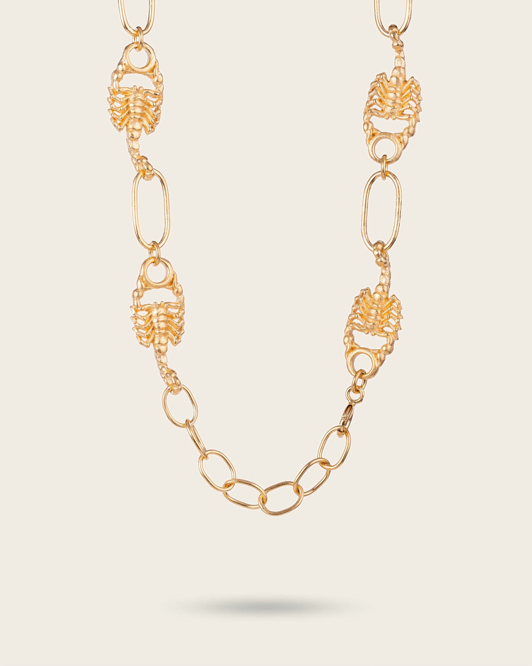SCORPION NECKCHAIN IN GOLD