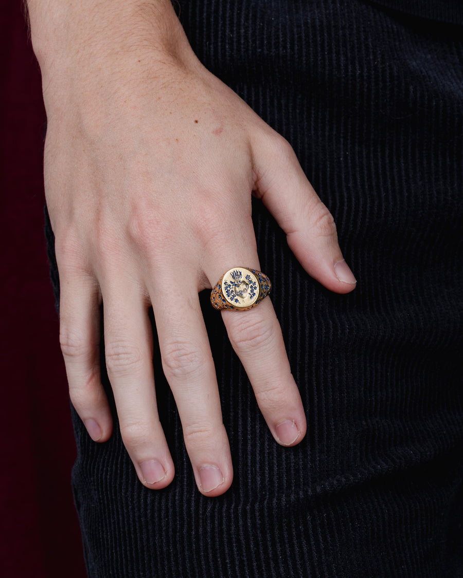 BLUE HEART SIGNET RING IN GOLD