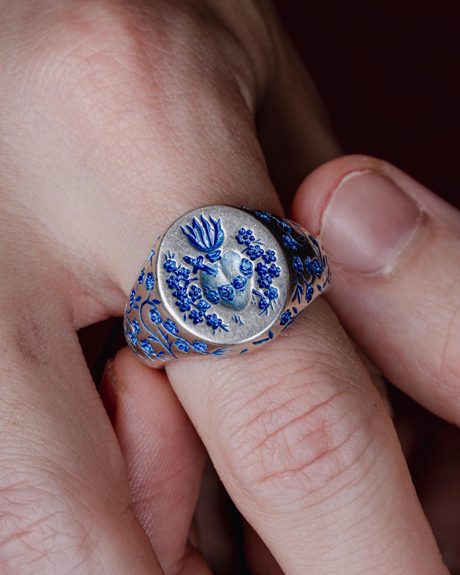 BLUE HEART LOVERS SIGNET RING IN SILVER