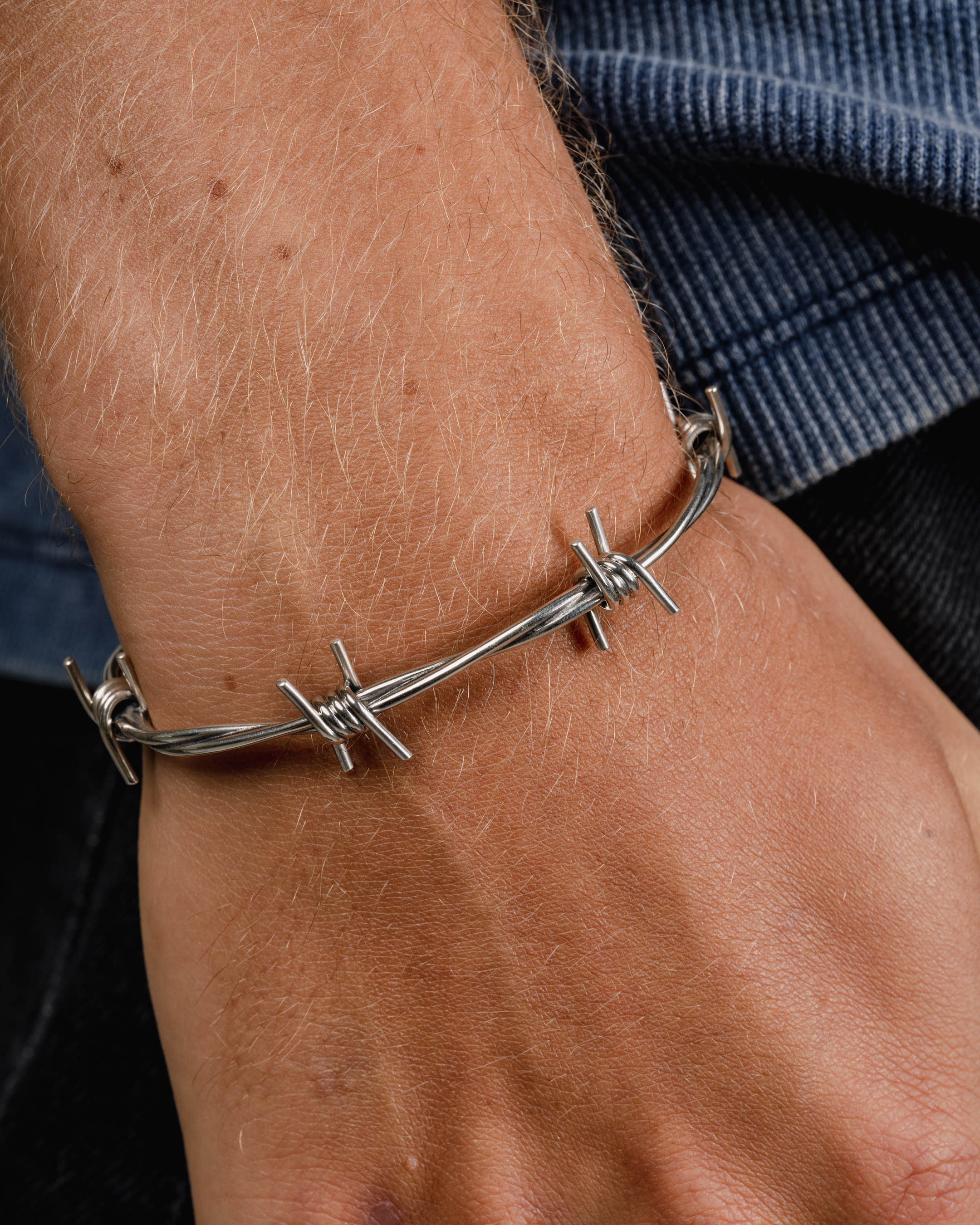 BARBED WIRE CUFF IN SILVER