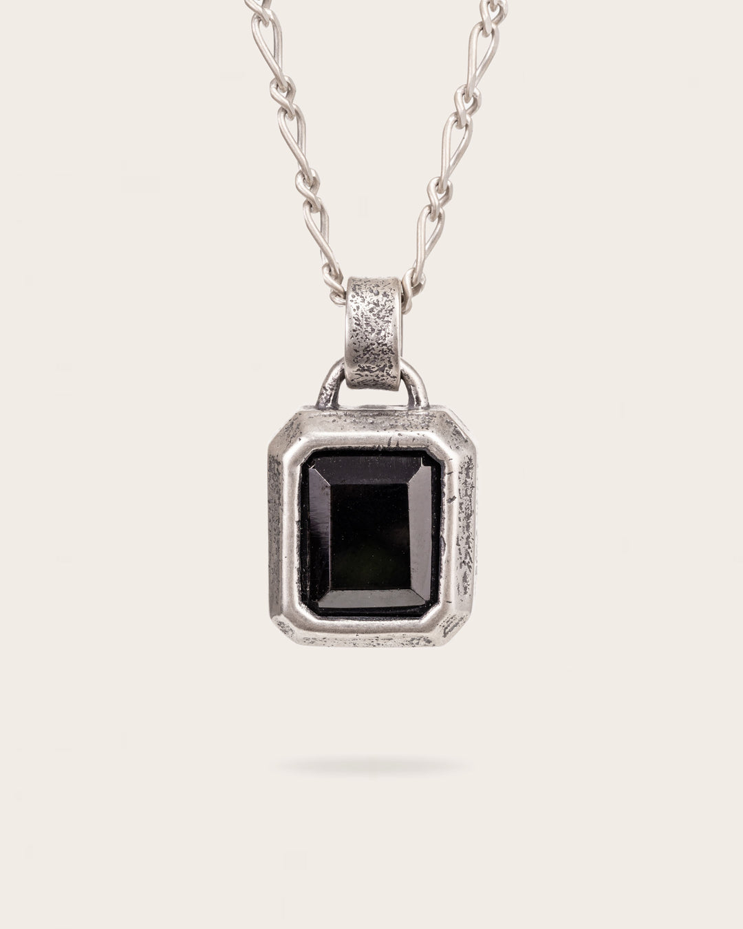 BLACK GEMSTONE PENDANT IN SILVER
