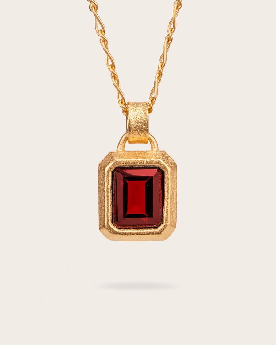 BLOOD RED SQUARE PENDANT IN GOLD