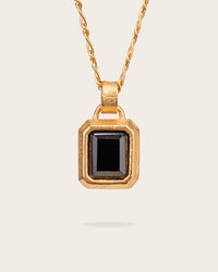 BLACK GEMSTONE PENDANT IN GOLD