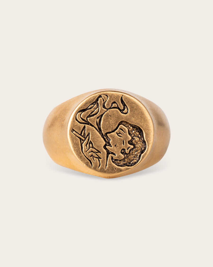 SMOKING GIRL RING IN GOLD