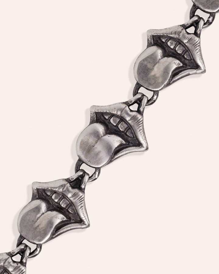 TONGUE NECKCHAIN IN SILVER