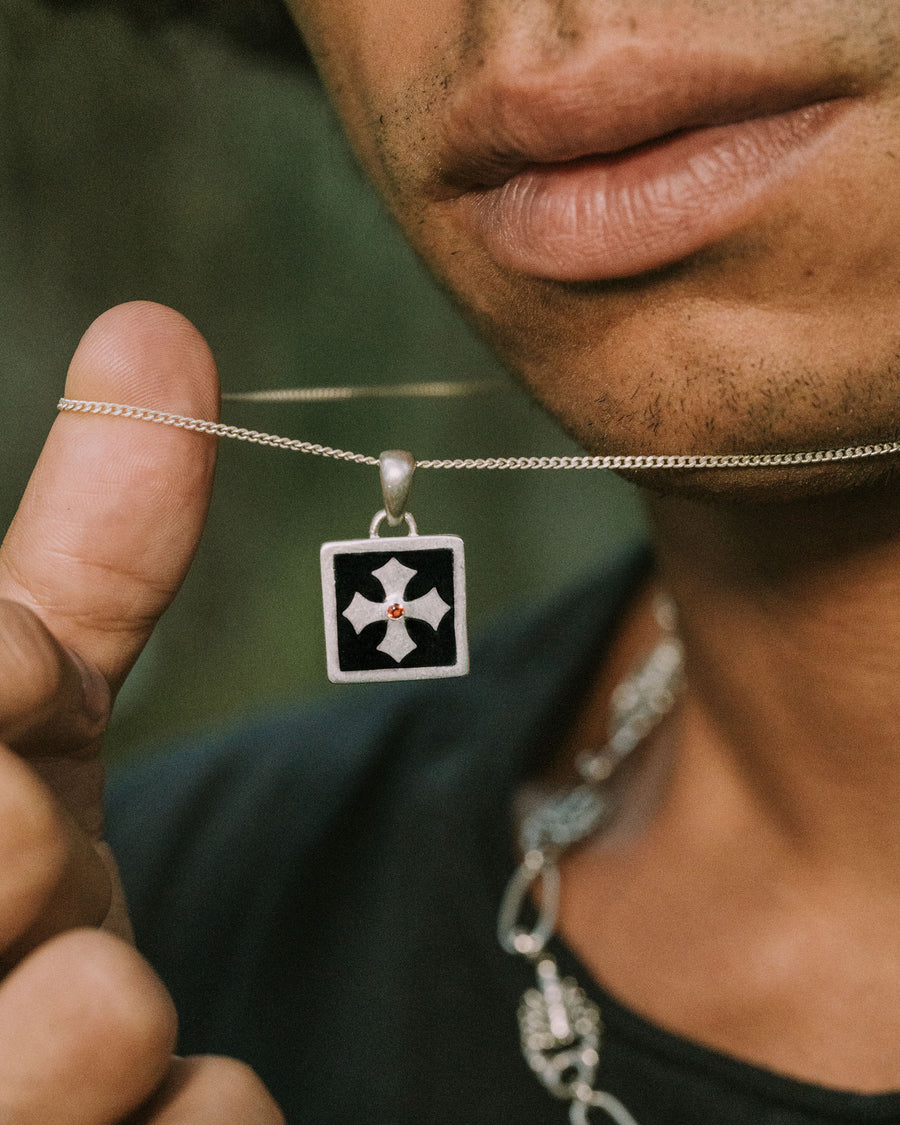 MIDNIGHT OYNX CROSS PENDANT IN SILVER