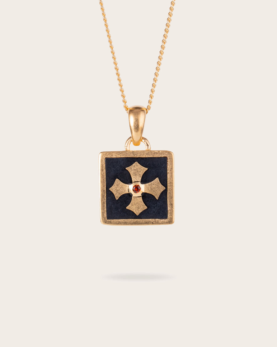 MIDNIGHT OYNX CROSS PENDANT IN GOLD