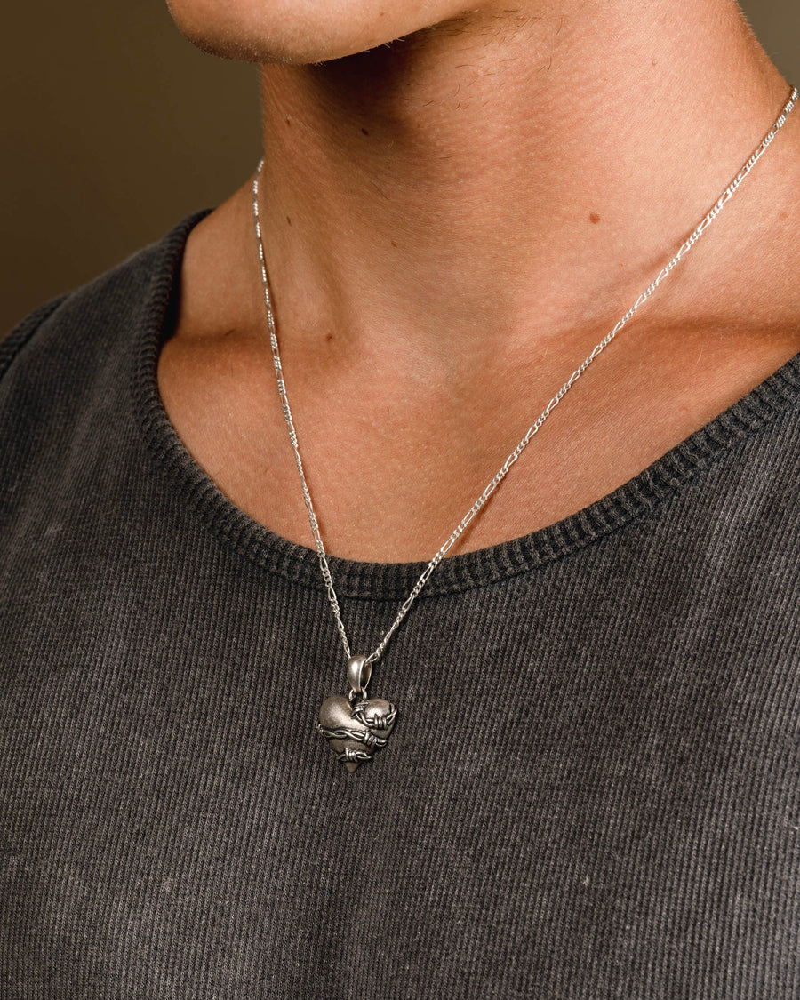 BARBWIRE HEART NECKLACE IN SILVER