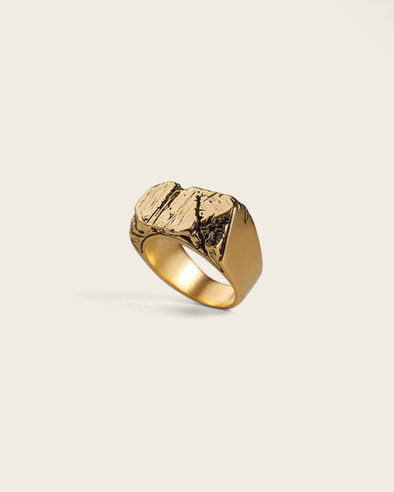 CRACKED RING IN GOLD