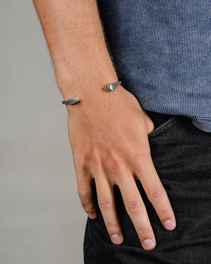 RATTLE SNAKE CUFF IN SILVER