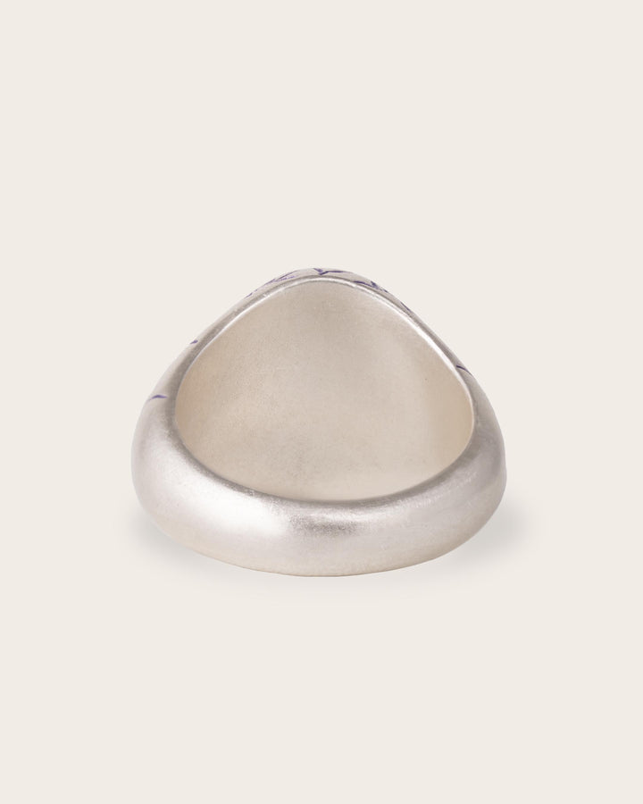 GREEN HEART SIGNET RING IN SILVER