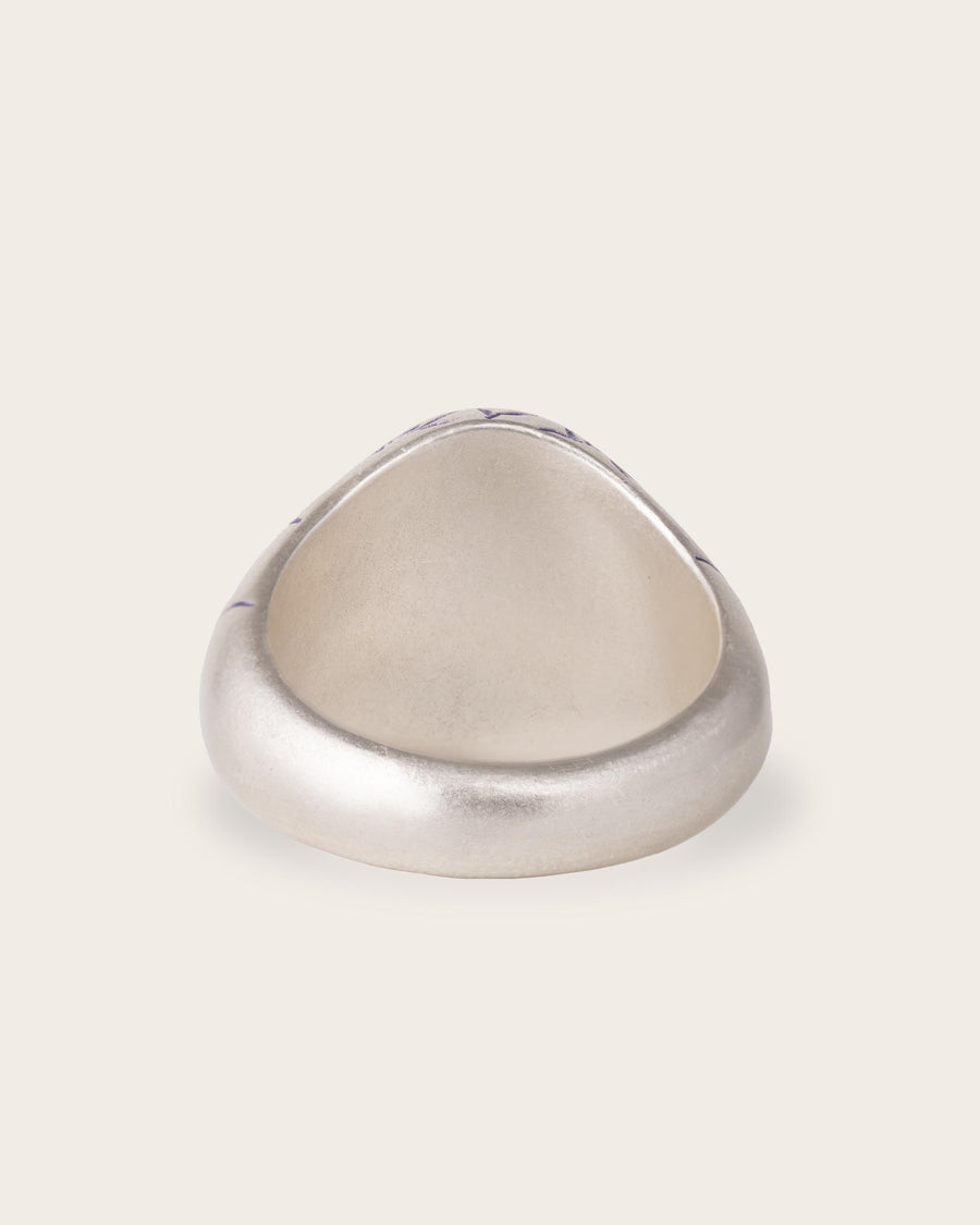 GREEN HEART SIGNET RING IN SILVER